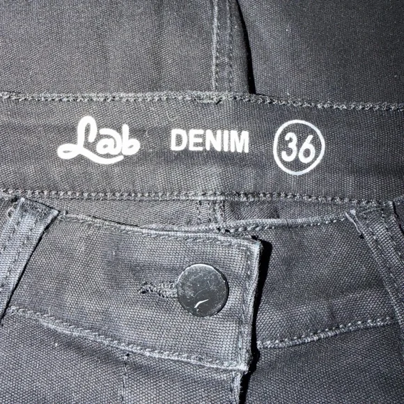 Black Button-Front Mini Skirt - Picture 5 of 6